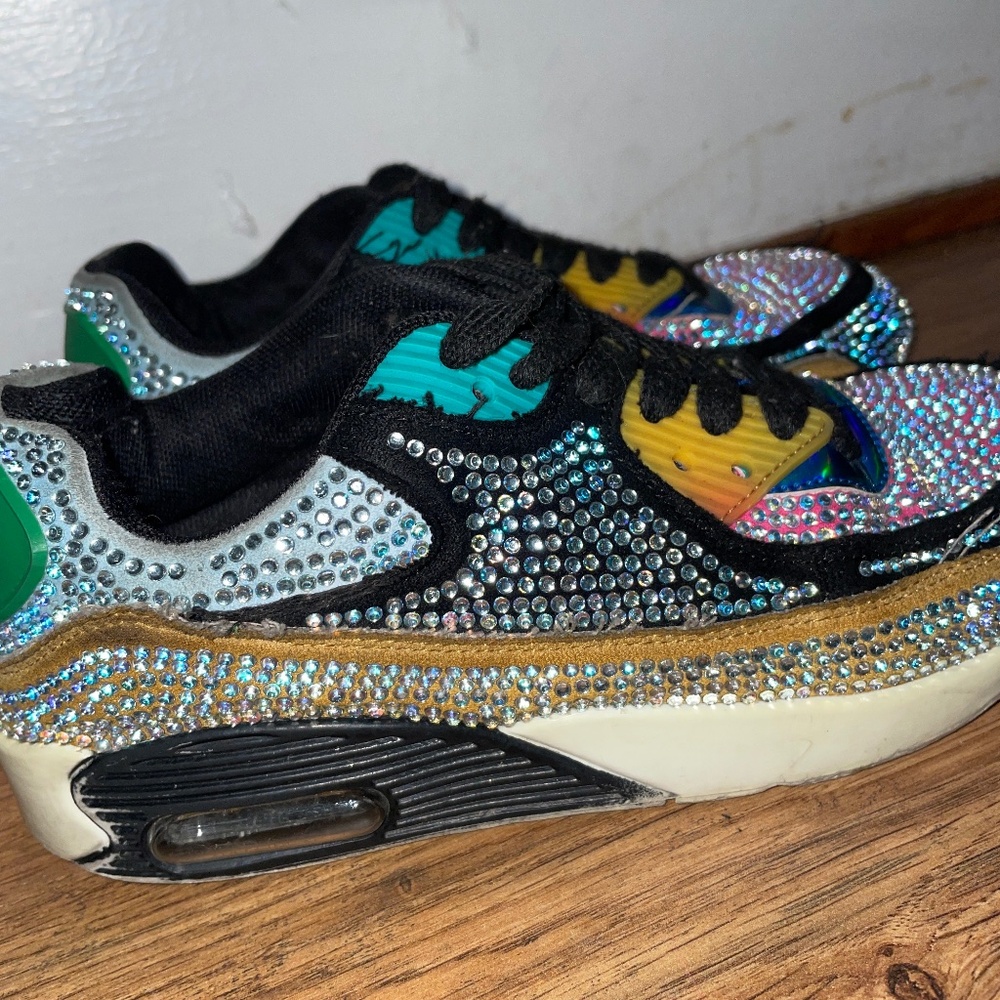 Women’s Size 5 Cape Robbin’s Retro Sneakers